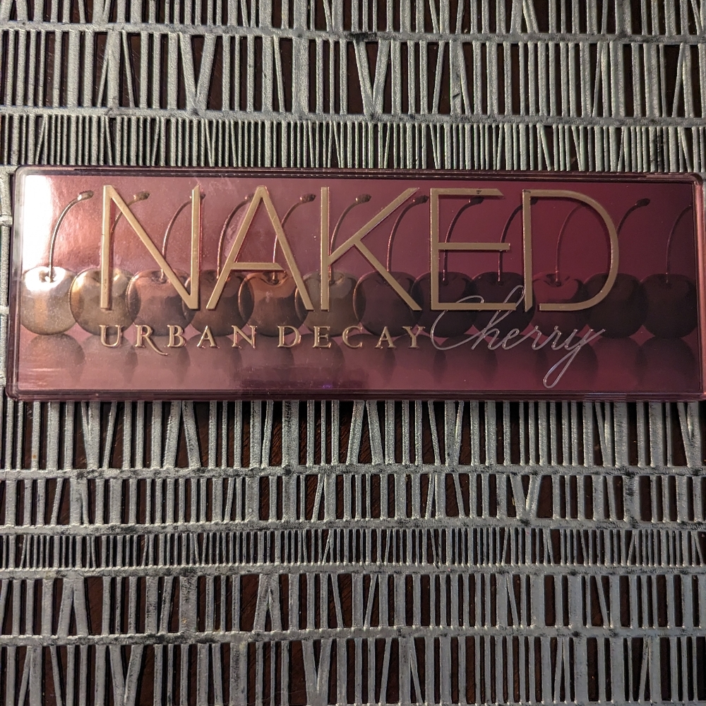 Urban Decay Naked Cherry Palette NEW without box